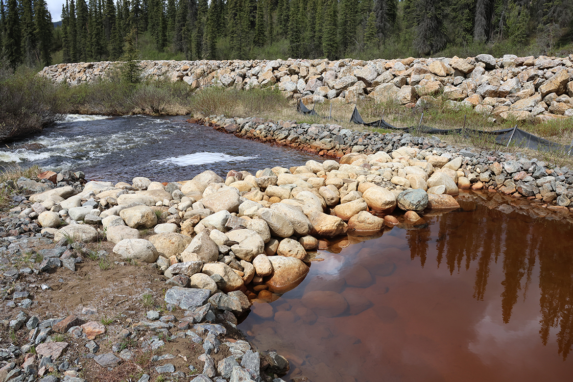 2 streams divided by rock